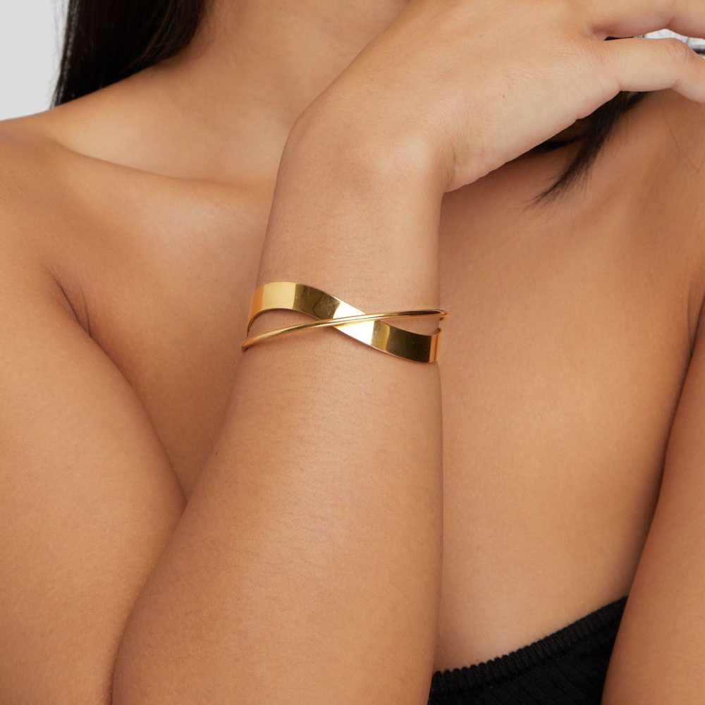 Eve Gold Bangle - Image 2