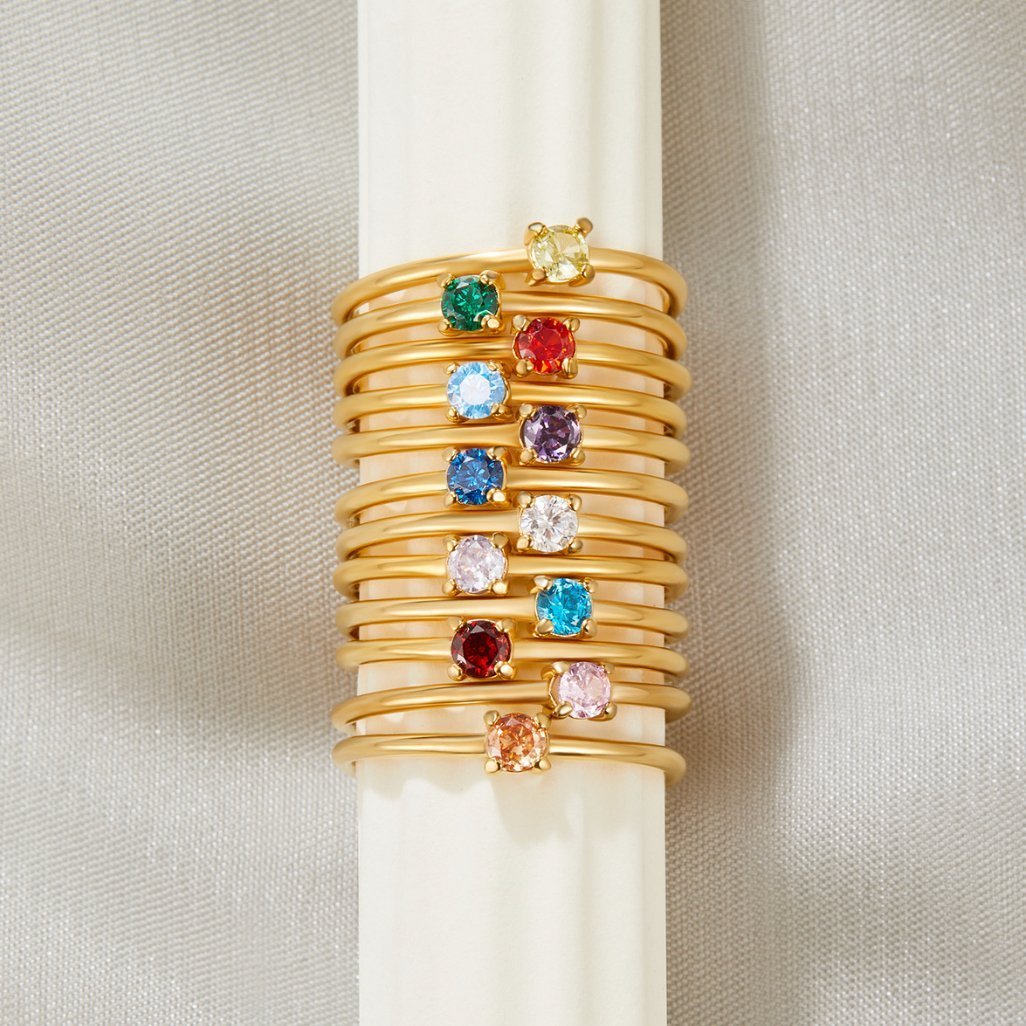 June Birthstone 18K Gold Ring - Image 4