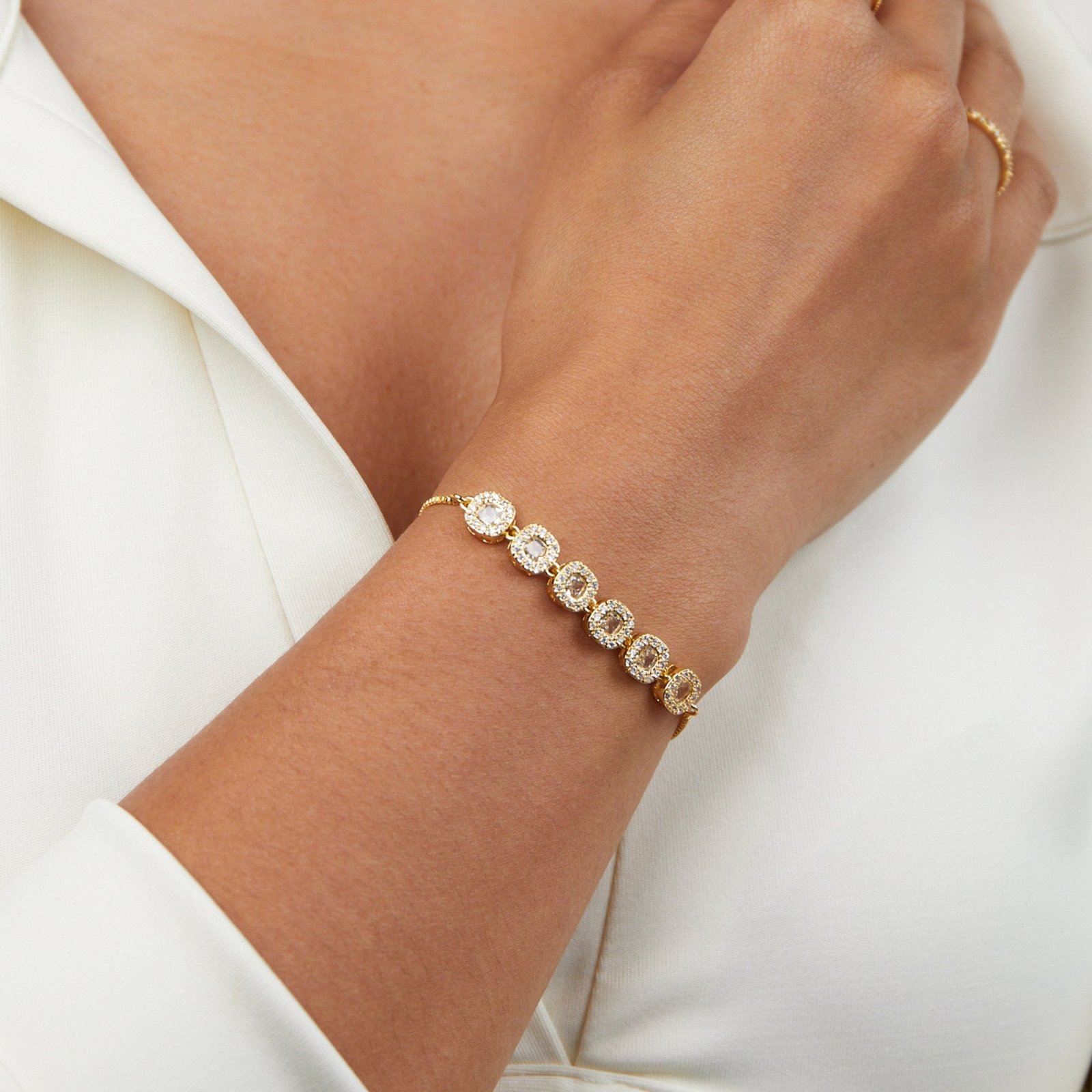 Luxury Round Crystal Bracelet - Image 4